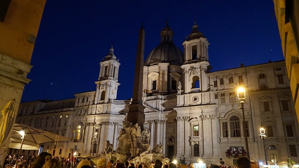 Piazza Navona places to visit in rome at night